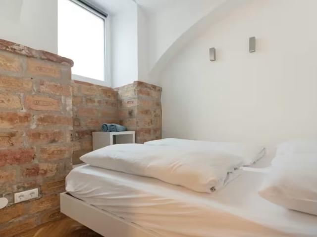 Haus 1 Schlafzimmer Zu Vermieten Vienna Vienna 990 ELS97637206