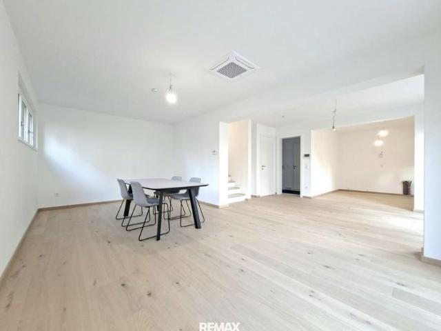 Haus 5 Schlafzimmer Zu Verkaufen Wien Wien 1297900 ES105137385