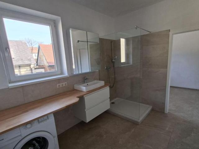 Haus 6 Schlafzimmer Zu Vermieten Fernitz AUT 2450 ES105111716