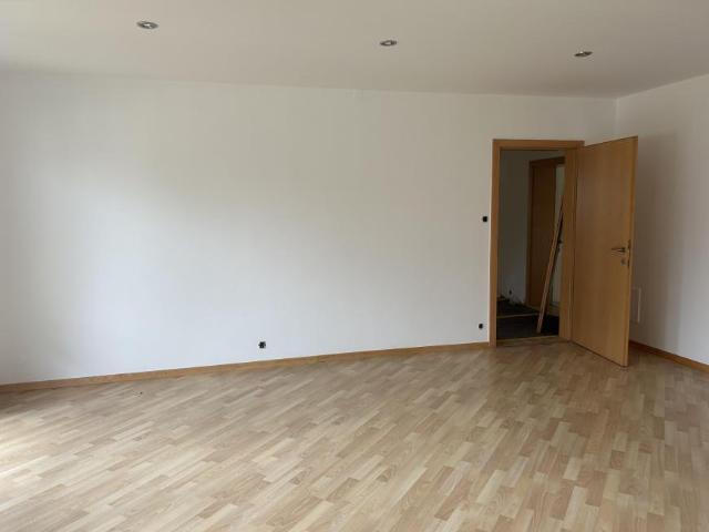 Haus 8 Schlafzimmer Zu Vermieten Leitzersdorf AUT 2700 ES104944198