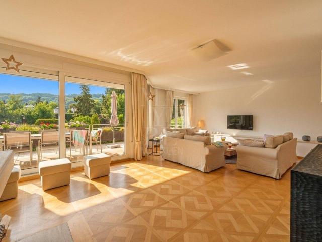Hauscharakter Exklusive Garten Maisonette mit privatem Pool und eigenem Zugang