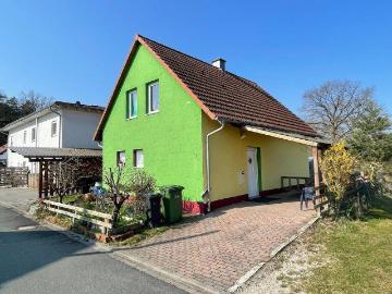 Häuschen im Grünen