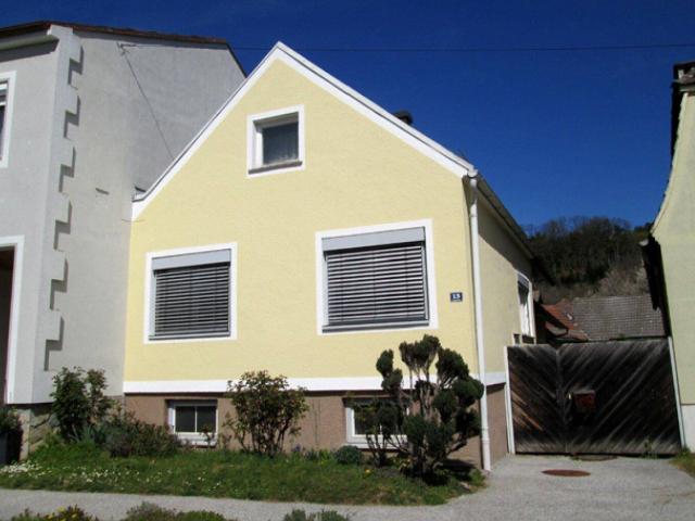 Häuschen mit Potential in Ortslage mit Hof, Garten und Scheune!