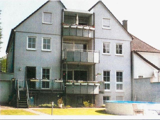 Hausähnliche 230 m² Gartenwohnung mit 700 m² Grundstück + Garage