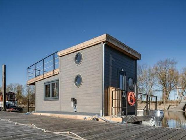 Hausboot mieten: Hausbooturlaub AGATHE, Ferienhaus auf dem Wasser