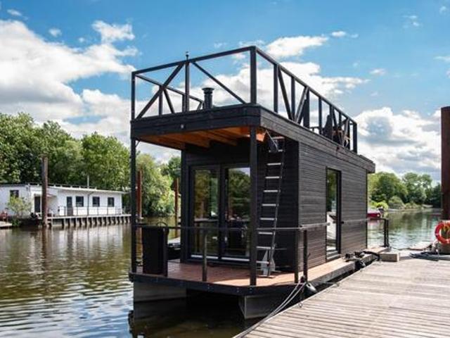 Hausboot mieten in Hamburg Tiny Houseboat Likedeeler