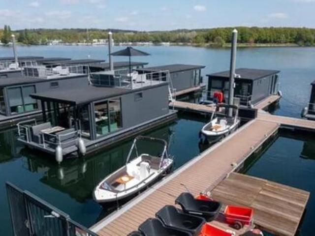 Hausboot mit Dachterrasse auf dem Mookerplas