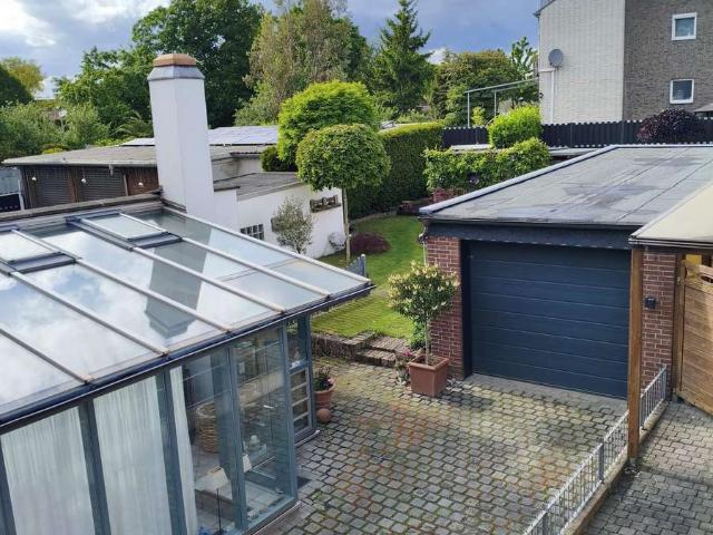 Hausgefühl statt Wohnung ETW mit Doppelhauscharakter, eigenem Garten und Kamin