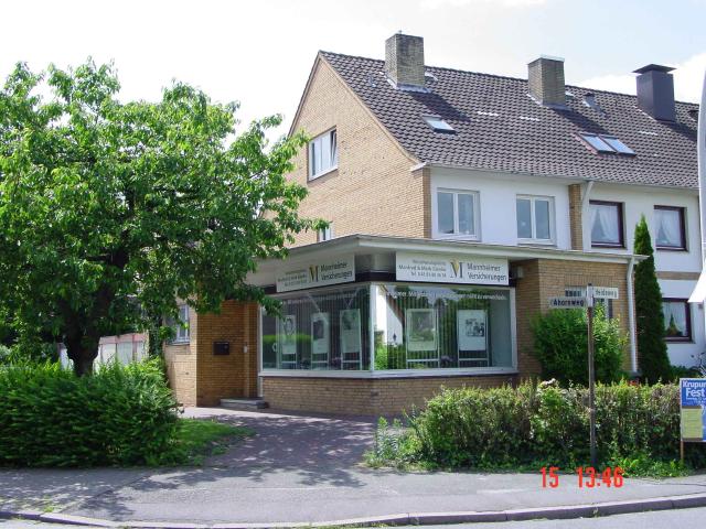 Häuser Vermietung, Leben und arbeiten! Großes Reihenhaus verbunden mit kleinem Büro / Praxis!