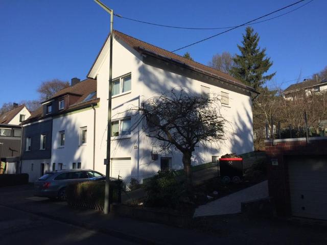 Hauskombination aus DHH und angebautem Haus in ruhiger Lage