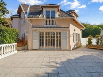 Haushälfte mit Traumgarten | Virtual Tour | 25 min. in den 1. Bezirk