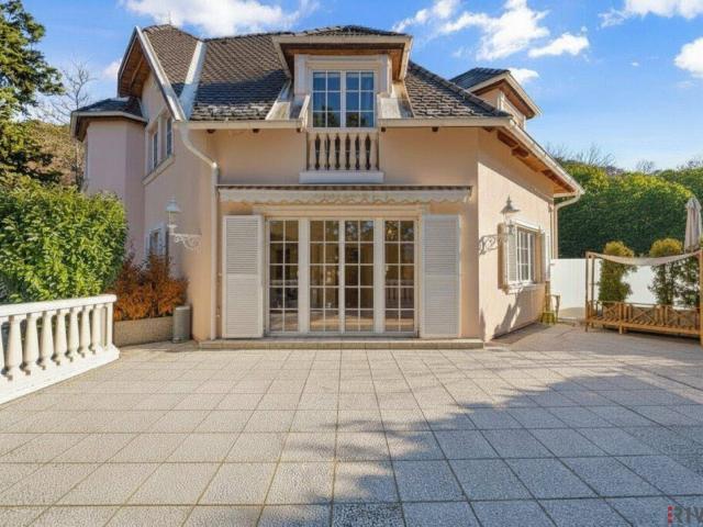 Haushälfte mit Traumgarten | Virtual Tour | 25 min. in den 1. Bezirk