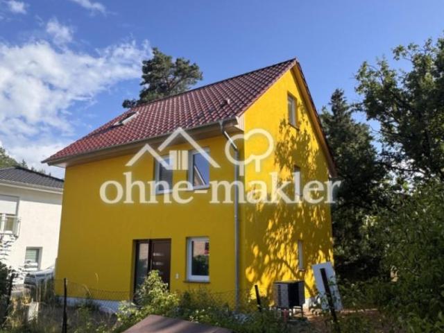 Haushälfte mit Garten: 2 und oder 4 /5 Zimmer Wohnung in Berlin Mahlsdorf
