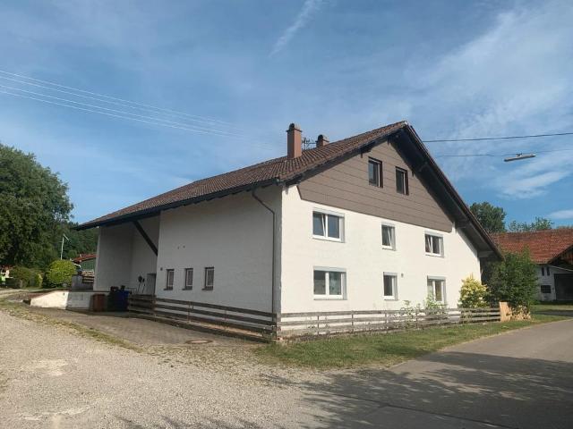 Haushälfte als ruhige Oase am Ortsrand