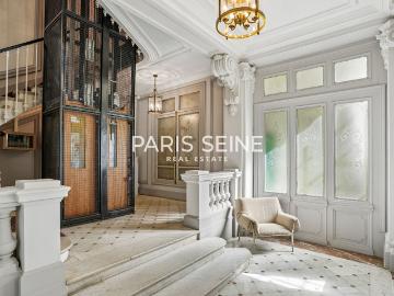 HAUSSMANN * 3 pièces en duplex non meublé !