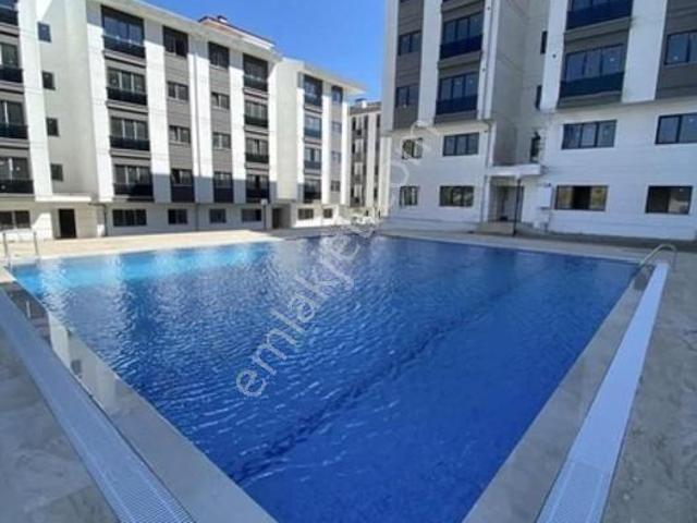 Havuz Cepheli Eşyalı Kiralık 1+1 Daire