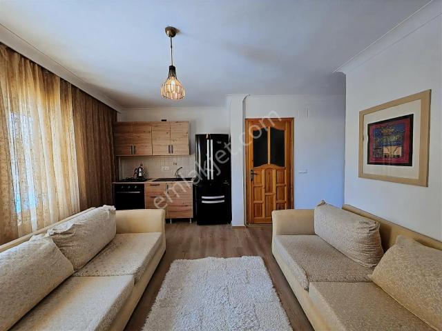 Havuzlu, Müstakil Girişli, 20 M2 Verandalı, Yenilenmiş 2+1