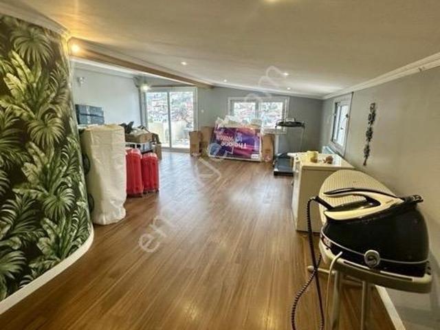 Havuzlu, Otoparklı, Deniz Manzaralı, 230 M2 5+1 Daire