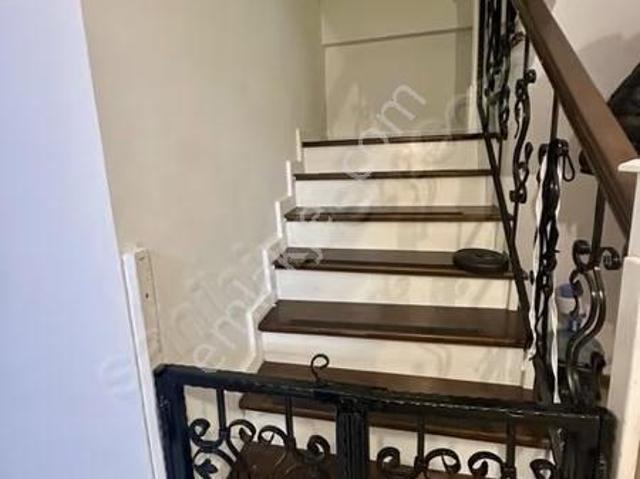 Havuzlu, Otoparklı, Deniz Manzaralı, 230 M2 5+1 Daire