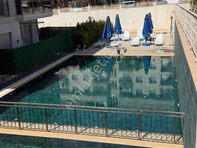 Havuzlu Doğalgazlı 2+1 Kiralık Daire