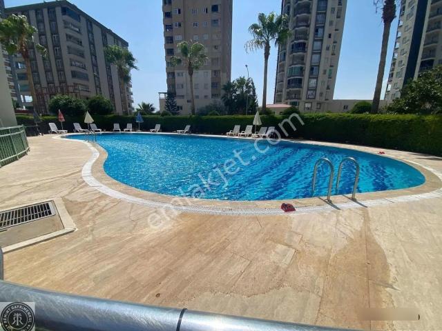 Havuzlu Güvenlikli 3+1 Kapalı Mutfak Daire