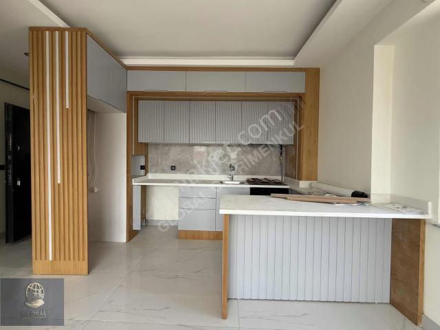 Havuzlu Güvenlikli Lüx Site İçi Sıfır Arakat 1+1 Balkonlu