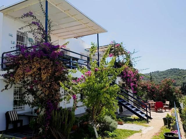 Havuzlu Güvenlikli Sitede Marinaya Yakın Deniz Manzaralı 2+1