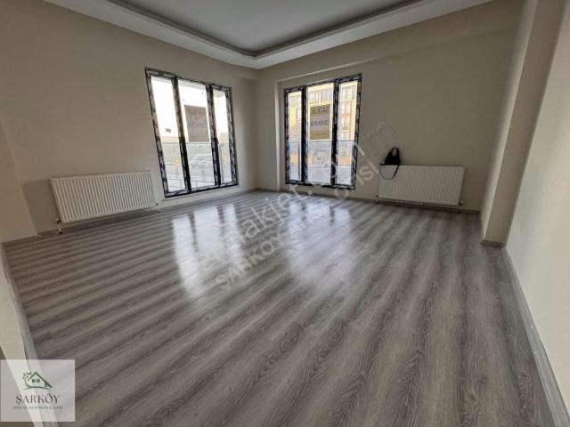 Havuzlu Kapalı Otoparklı 2+1 Satılık Daire 100.yıl Mh