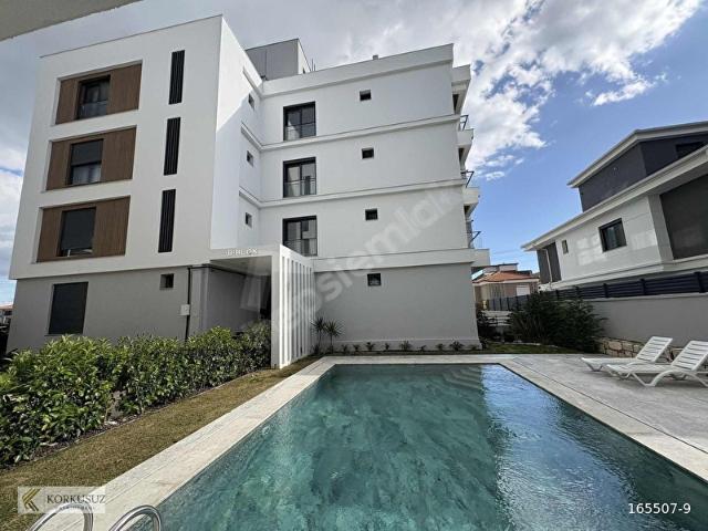 HAVUZLU SAUNALI HAMAMLI LÜKS SİTE İÇERİSİNDE 3+1 DAİRE
