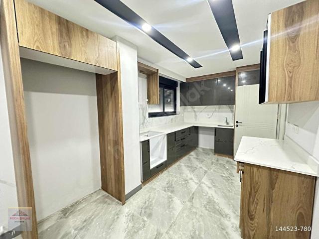 HAVUZLU SİTE İÇİ 4+1 TERASLI 5 BANYOLU LÜKS SATILIK DAİRE