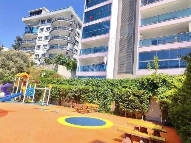 Havuzlu Site 1+1 Giriş Kat Geniş Fırsat Daire
