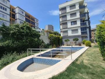 Havuzlu Site Ara Kat Balkonlu Daire