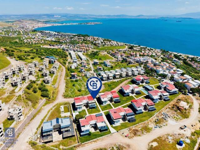 Havuzlu Site, Deniz Manzaralı, Geniş Bahçeli 1+1 Fırsat Daire