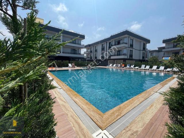 Havuzlu Site İçerisinde Eşyalı Ara Kat Sıfır 2+1 Daire