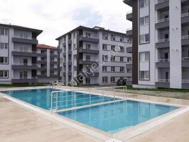 Havuzlu Site İçerisinde Kiralık Eşyalı 3+1