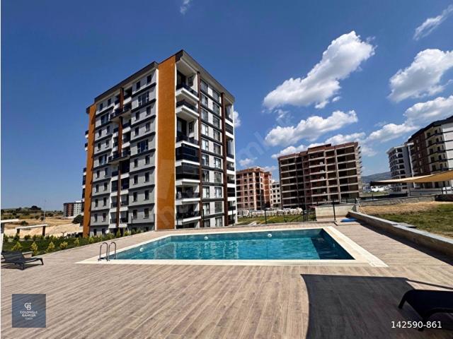 Havuzlu Site İçerisinde Satılık 2+1 Daire
