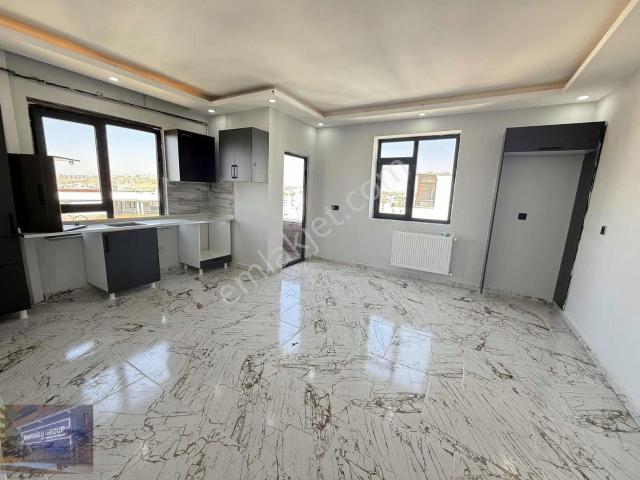 Havuzlu Site İçi Amerikan Mutfaklı 2+1 Kiralık Sıfır Daire