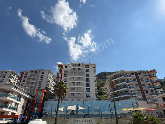 Havuzlu Site İçi 2+2 Satılık Fırsat Apart