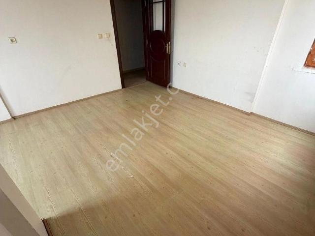Havuzlu Site İçin De Satılık Daire