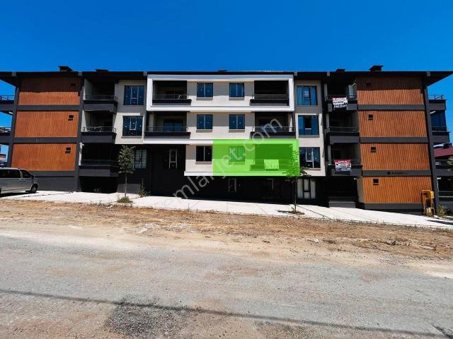 Havuzlu Site İçinde Full Eşyalı Satılık Daire