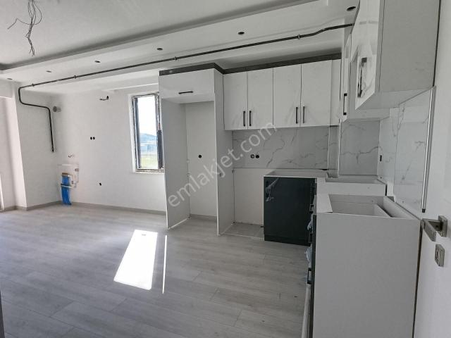 Havuzlu Sitede 2+1 Daire Farklı Alternatiflerimiz Mevcut Ayça Emlak
