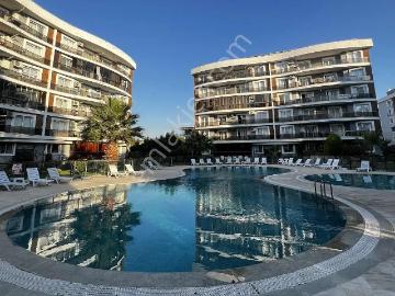 Havuzlu Nezih Sitede 3+1 155 M2 Ebeveyn Banyolu Çift Balkonlu