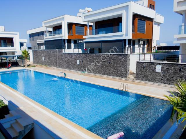 Havuzlu Sitede 3+1 Müstakil Kiralık Villa 93.000 Tl