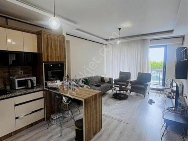 Havuzlu Sitede Temiz Eşyalı Daire