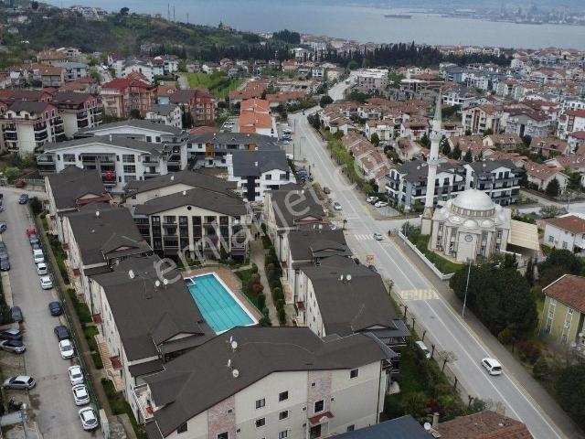 Havuzlu Sitede Çatı Dubleks 3+1 Satılık Daire