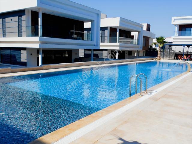 Havuzlu Sitede Deniz Manzaralı Müstakil Köşe Villa 16.500.000 Tl