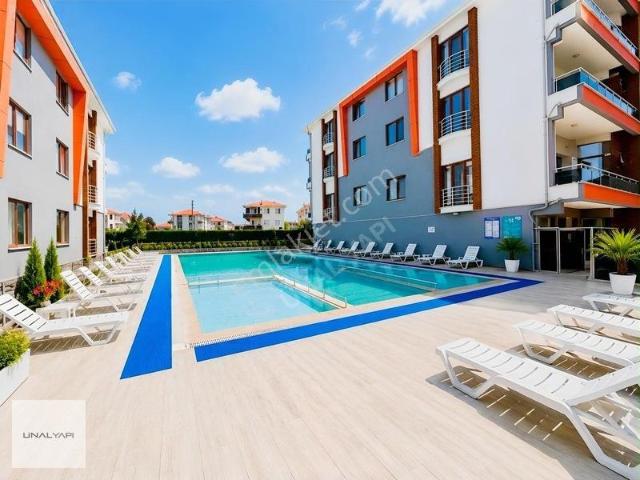 Havuzlu Sitede Fiyat Avantajlı Geniş 2+1 Açık Cephe