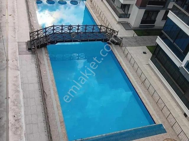 Havuzlu Sitede Full Eşyalı 1+1 Kiralık Daire