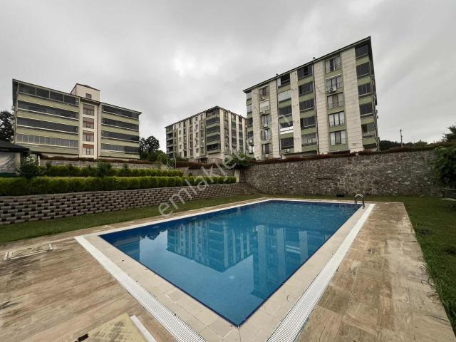 Havuzlu Sitede Geniş Lüks Satılık Daire