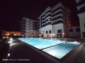 Havuzlu Sitede Çift Cepheli 2+1 Doğalgaz Isıtmalı Daire